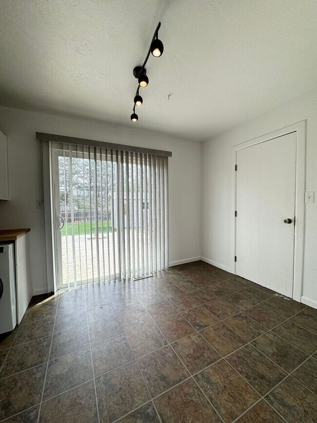 Foto del edificio - Charming Updated 3bd, 1bath Home In SW Lov...
