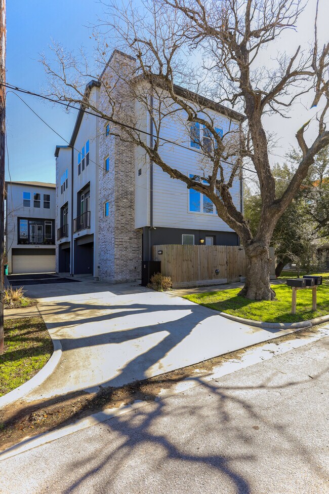 Entrada compartida - 3107 Saint Charles St