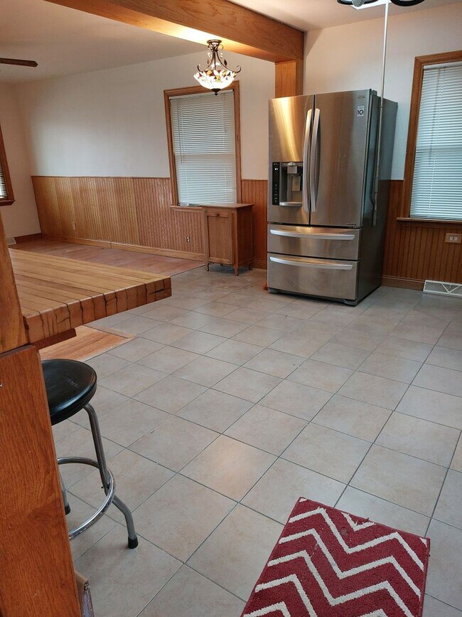 Foto del edificio - Corner lot with fenced in backyard!