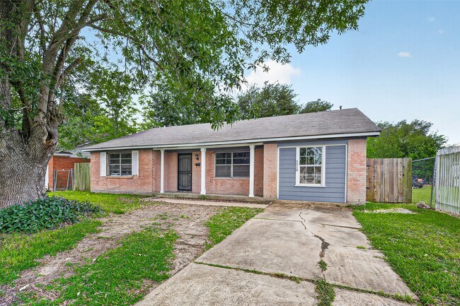 Building Photo - 4118 Sunflower St