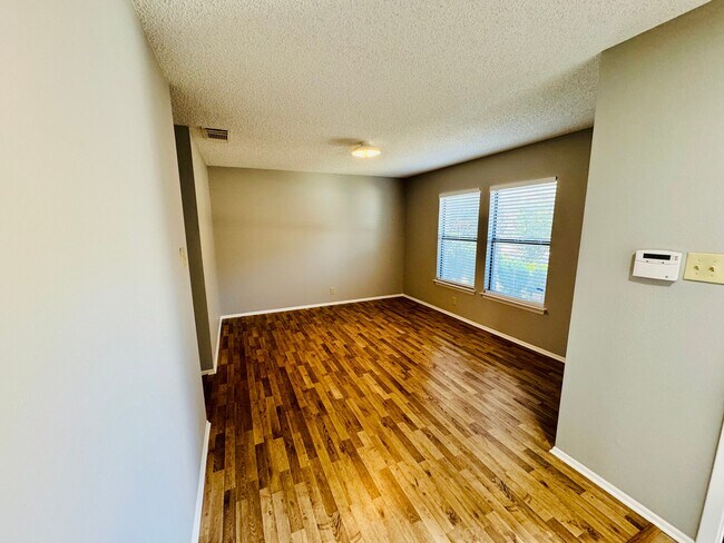 Foto del edificio - 9250 Ridge Path