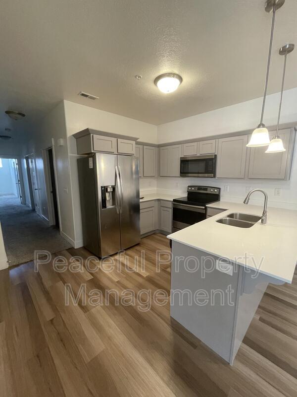 Primary Photo - 1772 W Terra Vista Ln