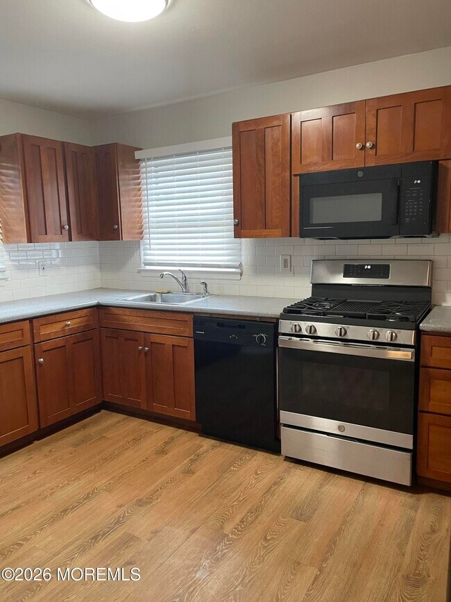 Building Photo - 13 Johnson Ave