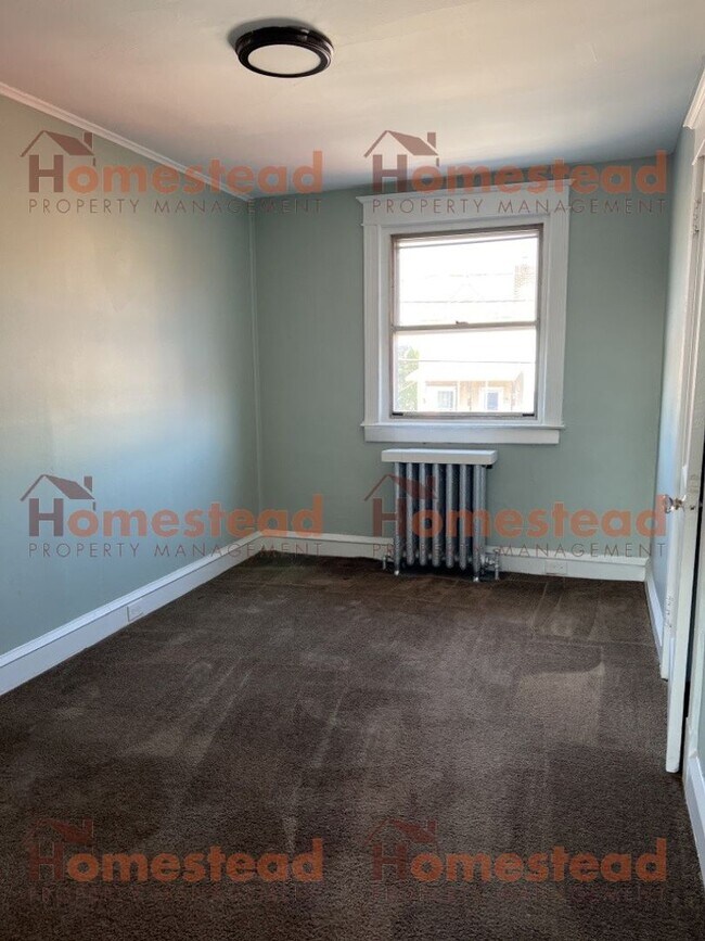 Building Photo - 207 Long Ln