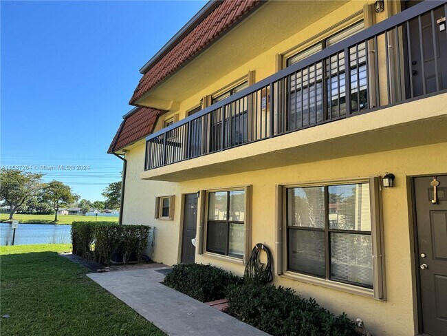 Foto del edificio - 459 NW 100th Pl