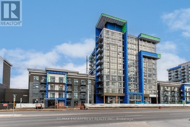 Building Photo - 470 Dundas St E
