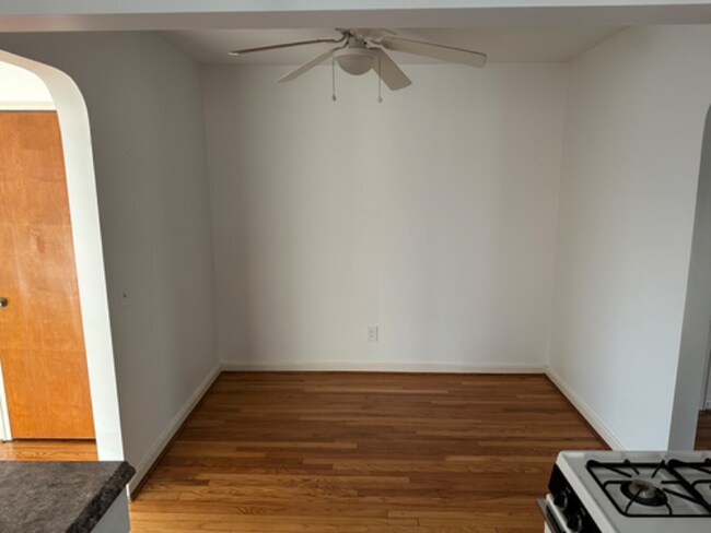 Foto del edificio - 1271 Morten St