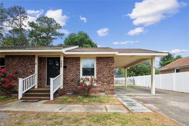 Building Photo - 508 Waterbury Dr