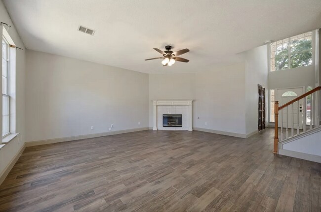 Building Photo - 2308 Acorn Bend
