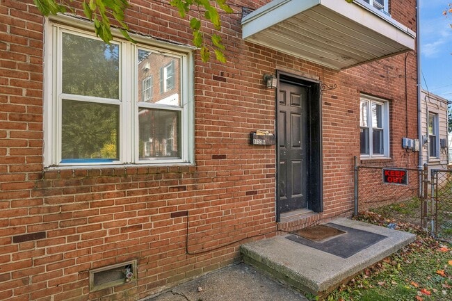 Building Photo - 1722 Yakona Rd