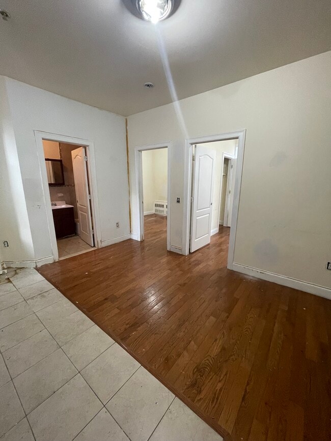 Building Photo - 808 22nd St