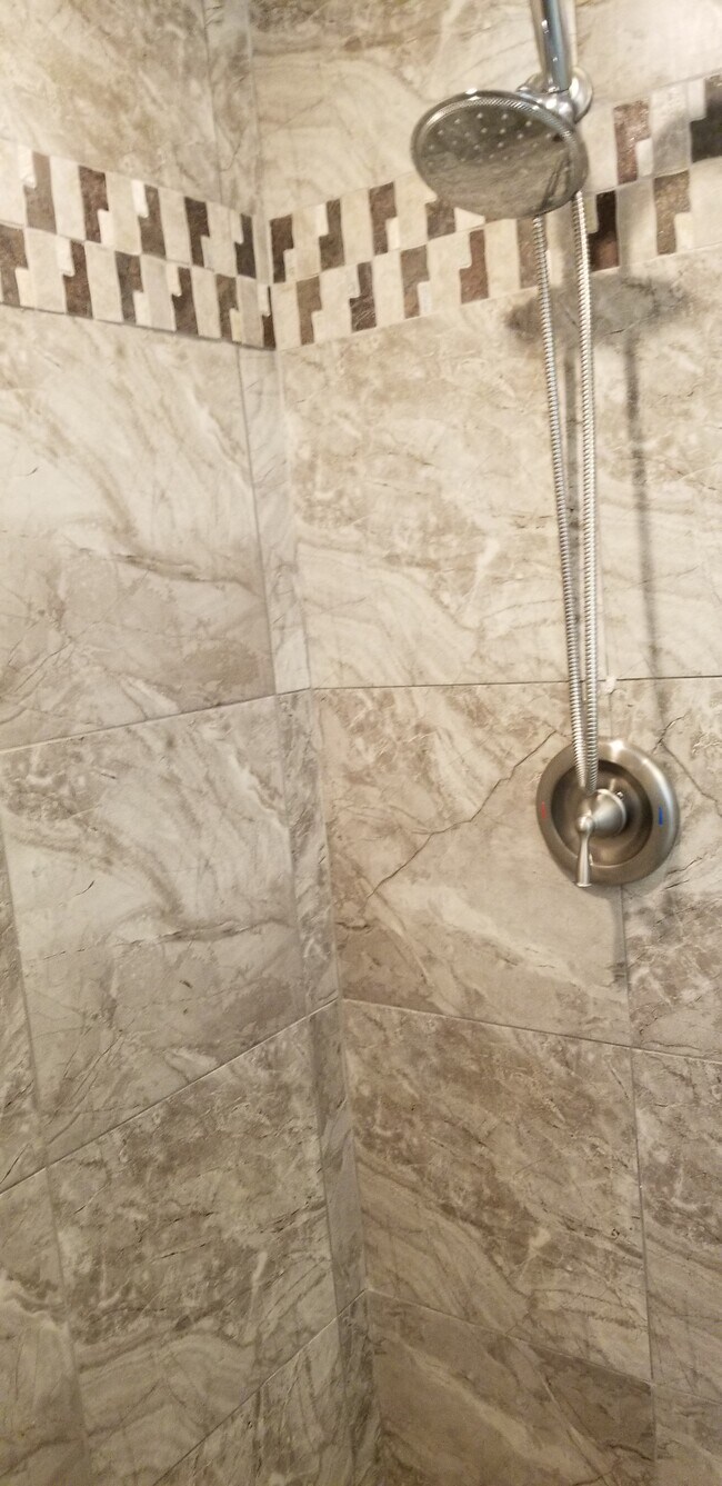 Baño principal - 1044 2ND PL