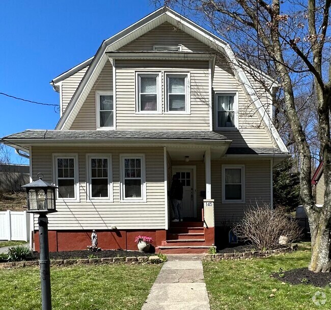 Apartments For Rent in Caldwell, NJ with a Swimming Pool 1 Rentals