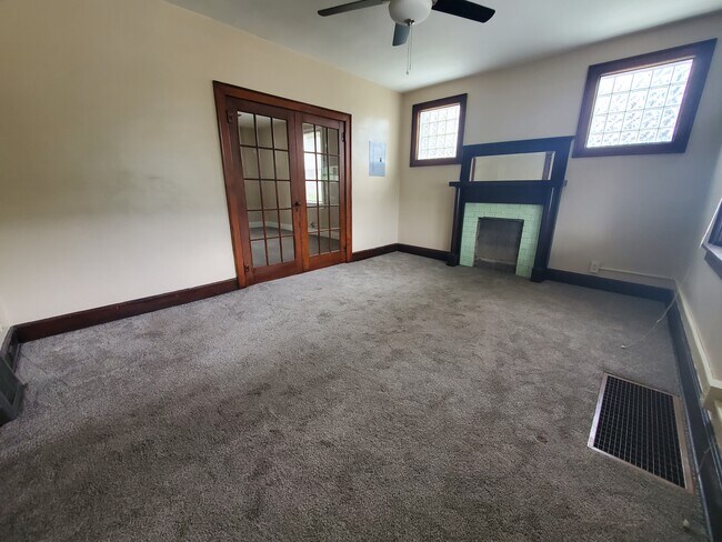 Foto del edificio - 405 Blaine Ave