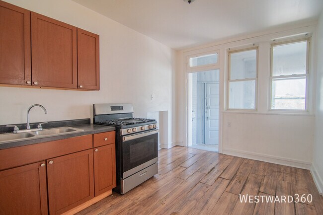 Foto del edificio - 7831 S Kingston Ave