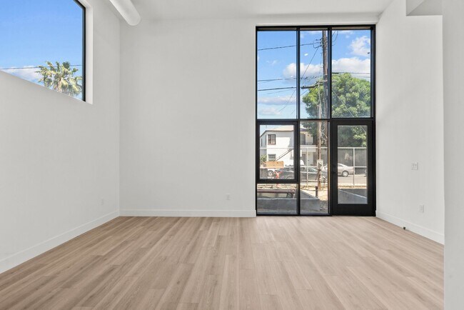 Foto del edificio - Brand New Live-Work Studio/Lofts in North ...
