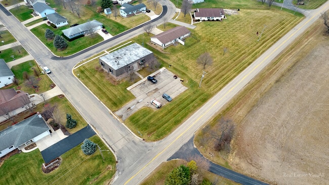 Building Photo - 640 Fox Knoll