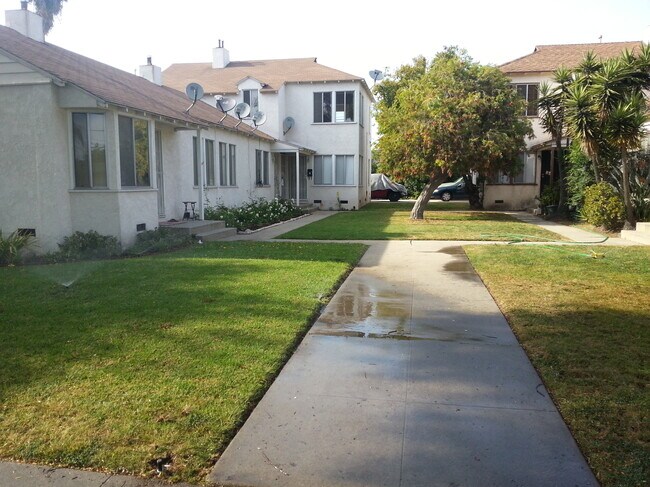 middle courtyard - 1465 W 157th St