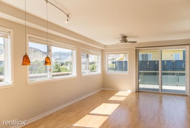 Building Photo - 4670 Holiday Dr