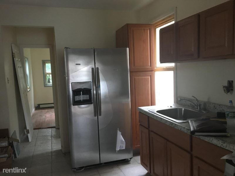 Primary Photo - 4 br, 2 bath House - 21 Tompkins Ct