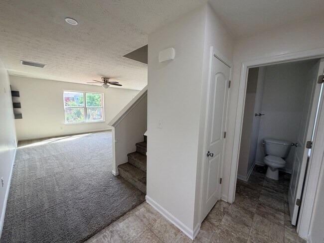 Building Photo - 1008 Balto Dr