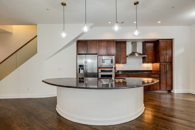 Building Photo - 2905 Parthenon Ave