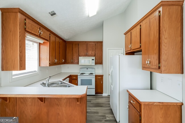 Building Photo - 5107 Scenic View Rd