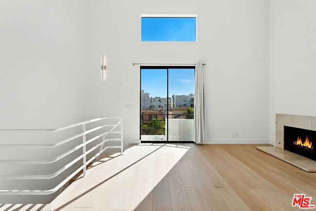 Foto del edificio - 1826 Overland Ave