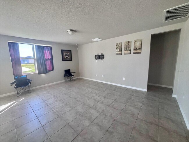Building Photo - 384 Guadlupe St