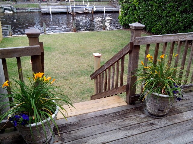 Building Photo - Spacious Waterfront Townhome w/Convenient ...