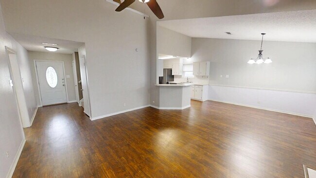 Foto del edificio - Step into comfort and convenience with this beautifully designed two-story home!