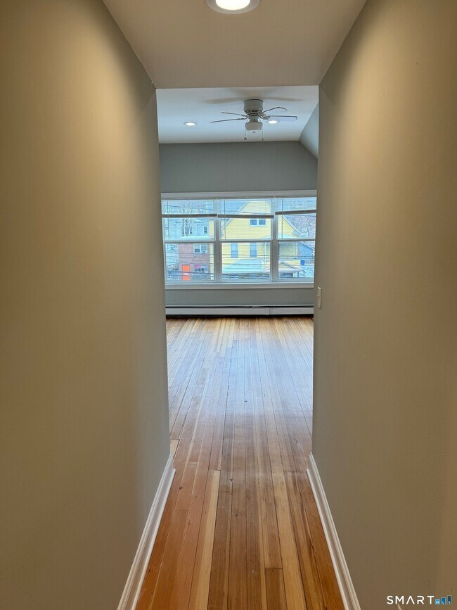 Foto del edificio - 217 Park Rd