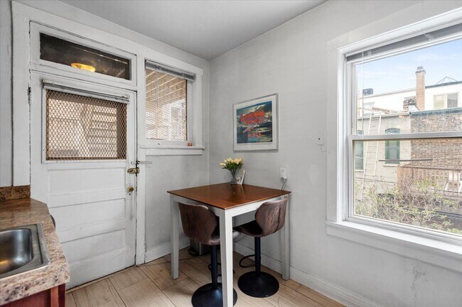 Foto del edificio - 442 W Arlington Pl