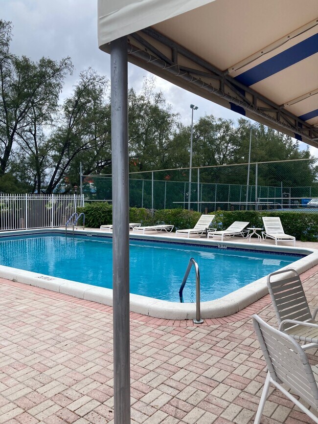 Foto del edificio - 5911 NE 14th Ln