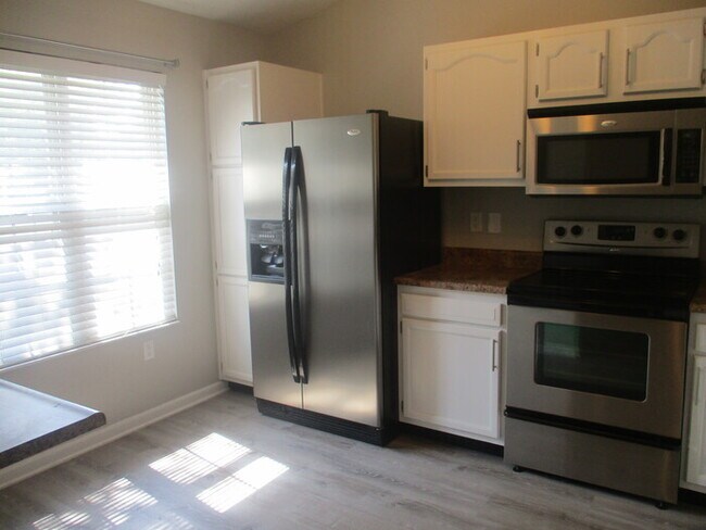 Foto del edificio - Updated 3 Bed 2 Bath Ranch!