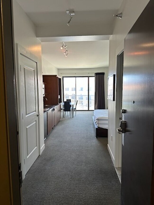 Building Photo - 1  Bedroom 1 Bath Condo Lake Las Vegas