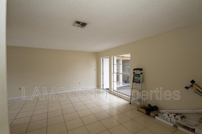 Foto del edificio - 4521 Leucadendra Dr