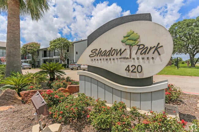 Shadow Park Apartments Lake Jackson, TX