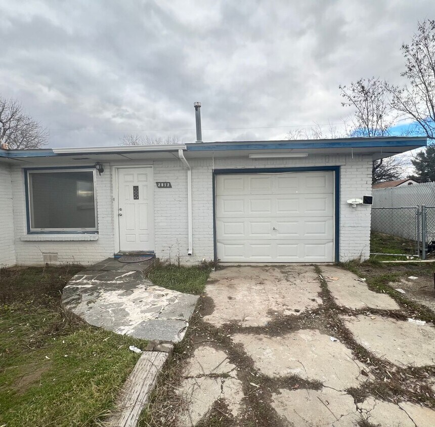 Primary Photo - Charming, Newly Renovated, 2BD/1BA Duplex