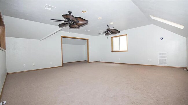 Foto del edificio - 404 Timberdale Dr