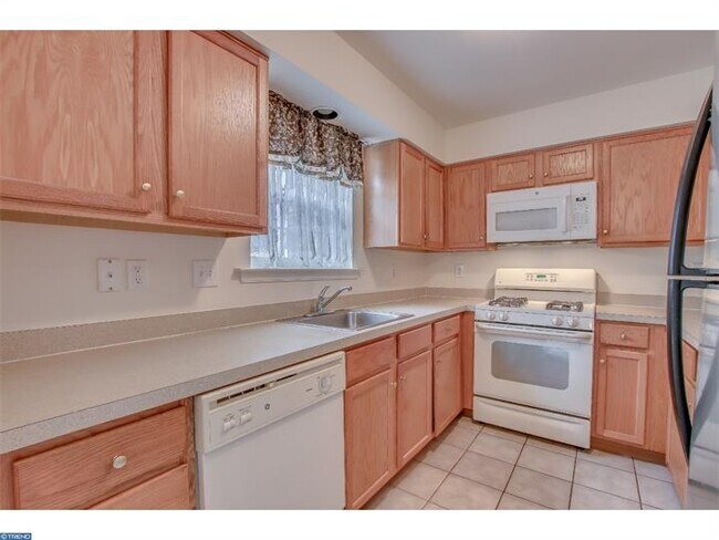 Foto del edificio - 407 Hosta Ct