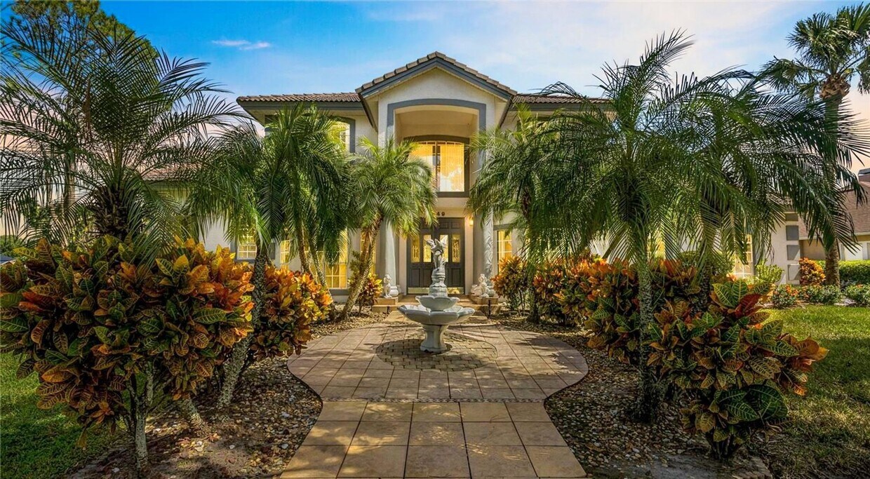2-Story pool home in The Fairways of Hunte... - 2-Story pool home in The Fairways of Hunte...