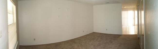 Building Photo - 1902 Cedarhill Dr