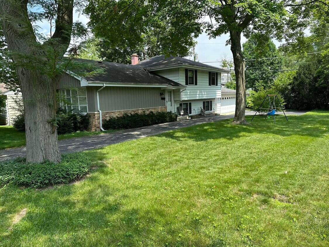 Foto principal - 5625 Aubrey Terrace