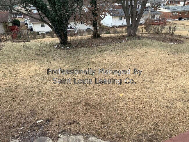 Foto del edificio - 11825 Rosary Ln