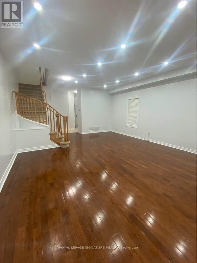 Building Photo - 5610 Freshwater Dr