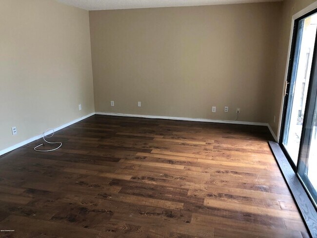 Foto del edificio - 2117 Patty Cir NE
