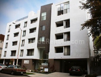 Foto principal - 10969 Rochester Ave
