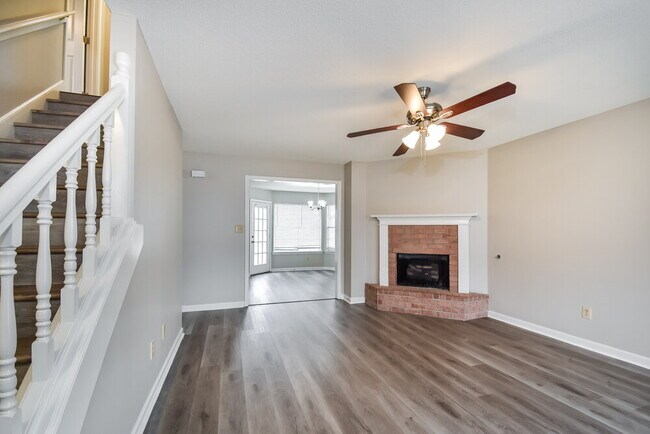 Foto del edificio - 4404 Shadow Ridge Dr