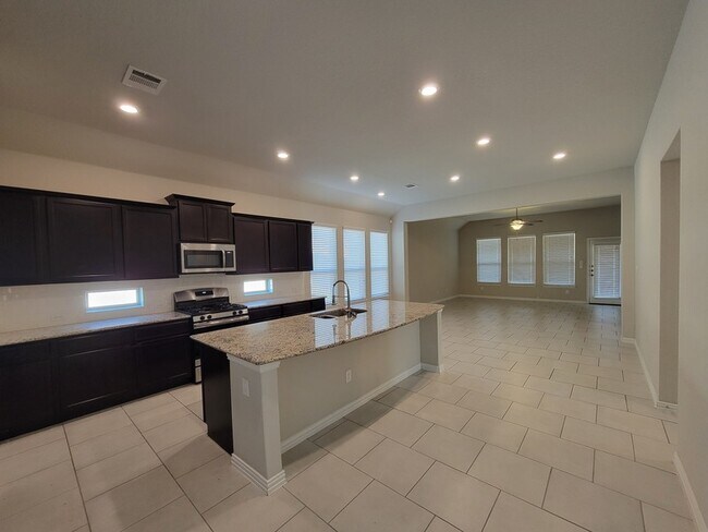 Building Photo - 2835 Tortuga Verde